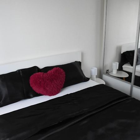 Api Apartment Zagabria Esterno foto