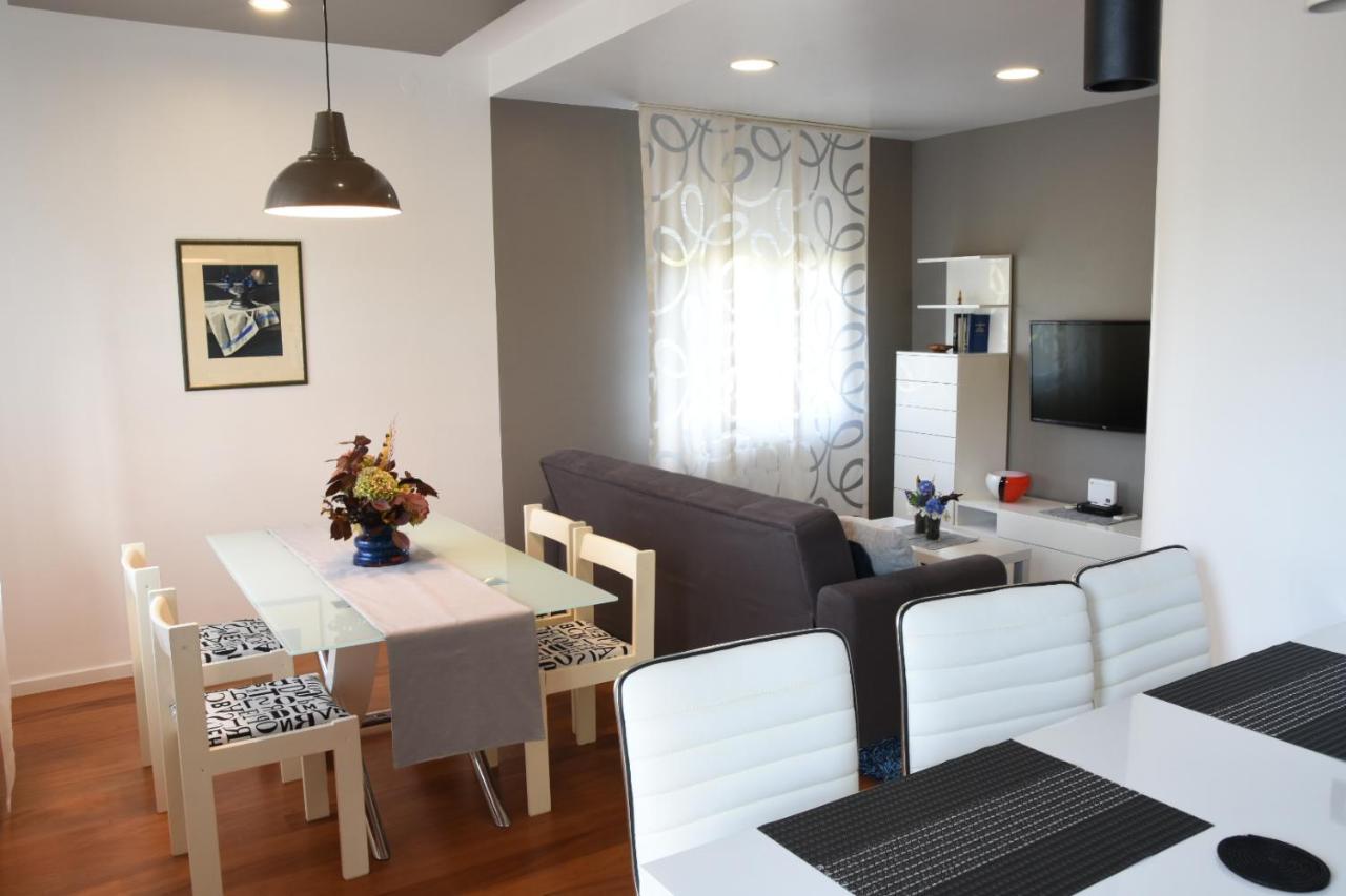 Api Apartment Zagabria Esterno foto