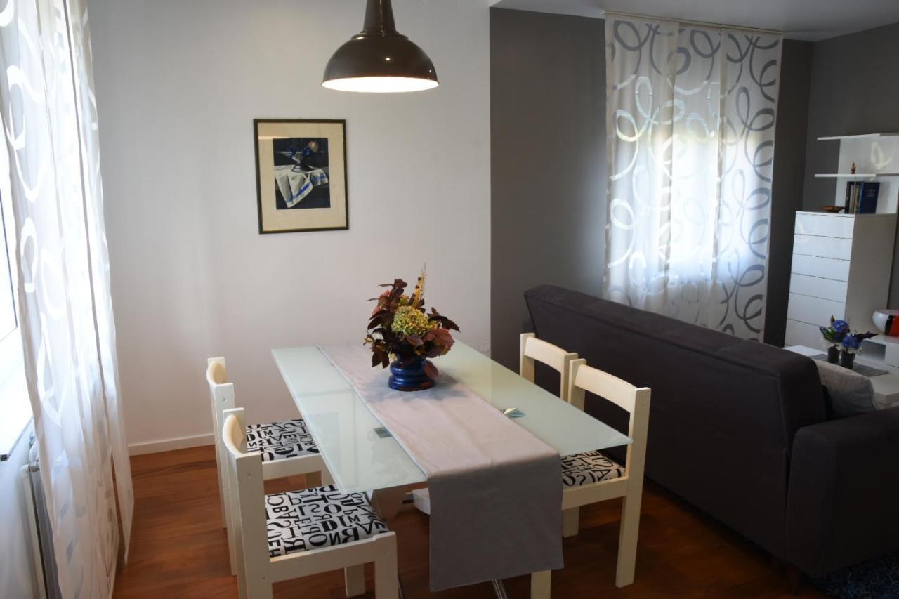 Api Apartment Zagabria Esterno foto