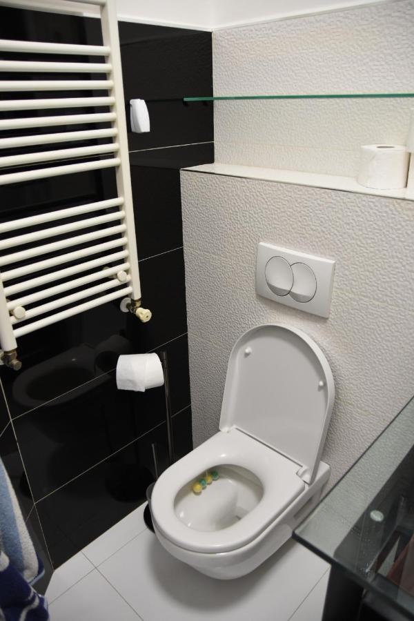 Api Apartment Zagabria Esterno foto